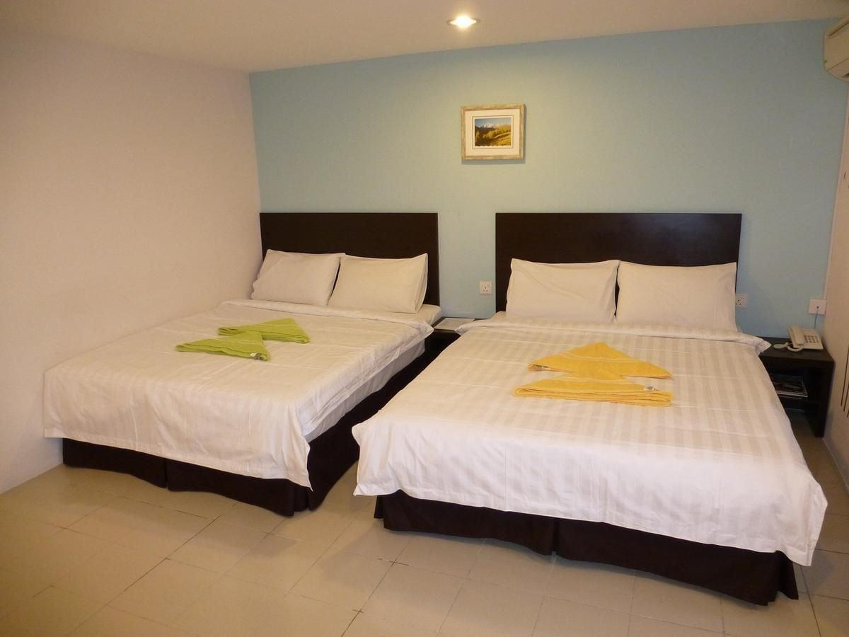 Your Hotel Klang Esterno foto