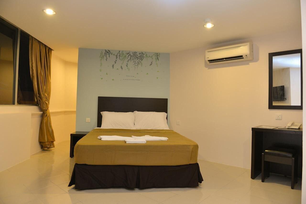 Your Hotel Klang Esterno foto