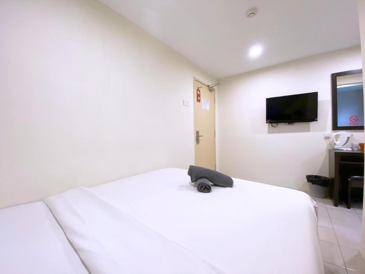 Your Hotel Klang Esterno foto