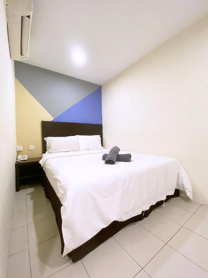 Your Hotel Klang Esterno foto