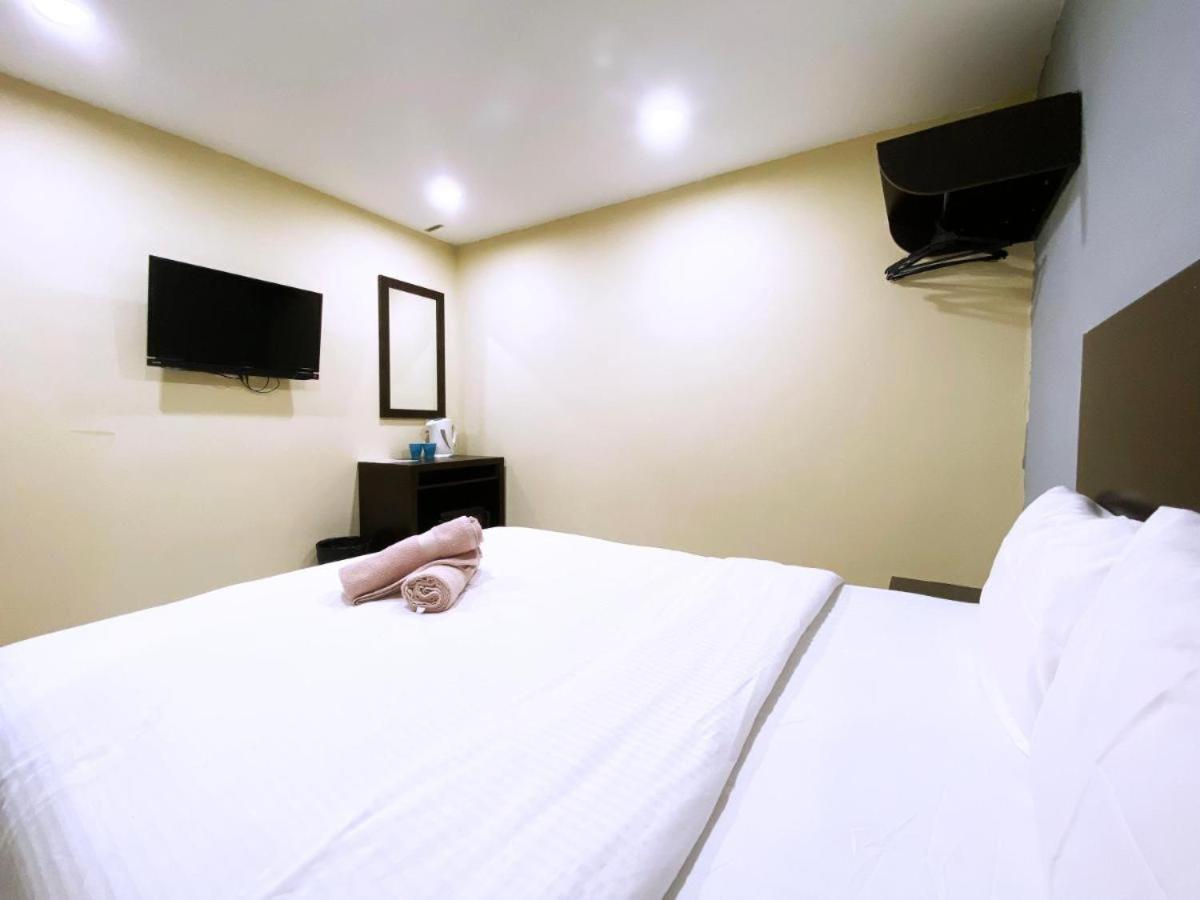 Your Hotel Klang Esterno foto