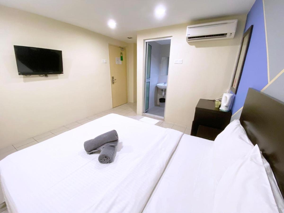 Your Hotel Klang Esterno foto