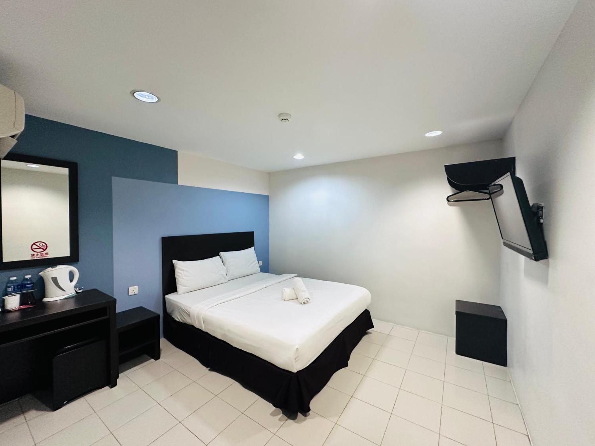 Your Hotel Klang Esterno foto