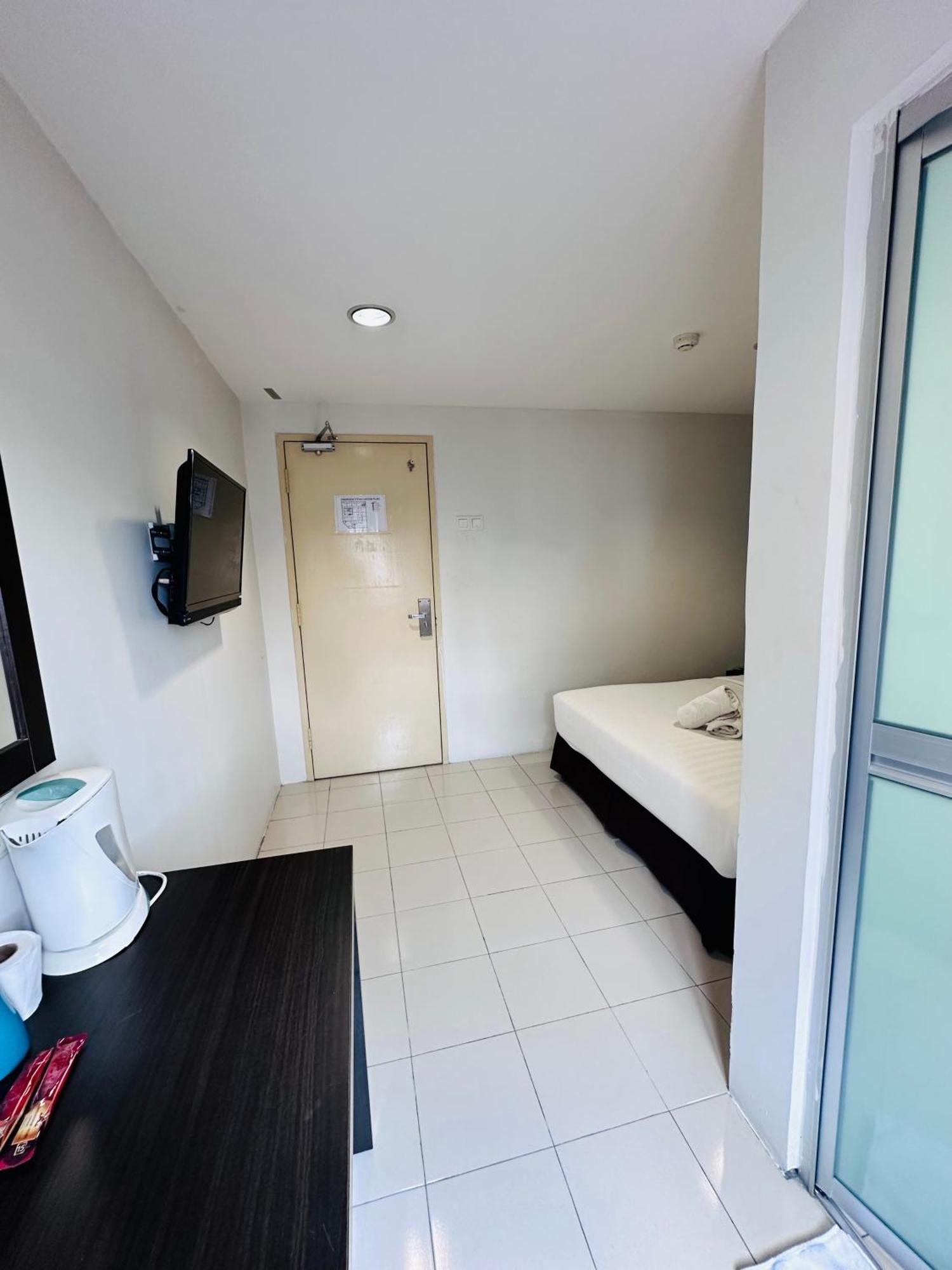 Your Hotel Klang Esterno foto