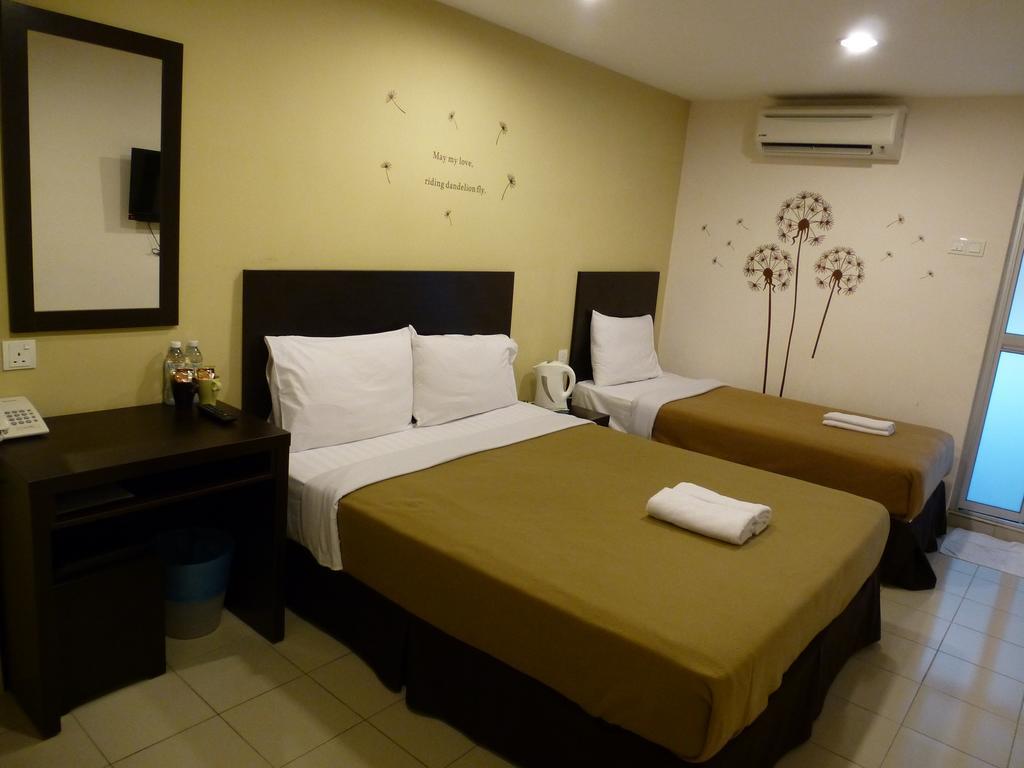 Your Hotel Klang Esterno foto