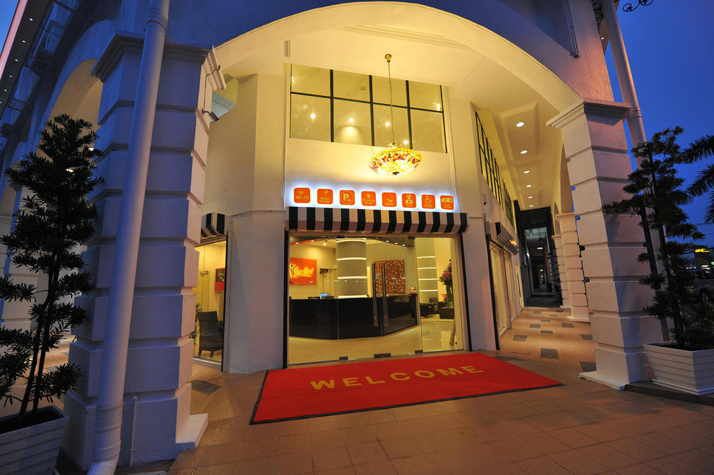 Your Hotel Klang Esterno foto