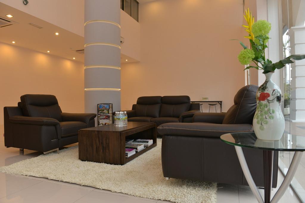 Your Hotel Klang Esterno foto