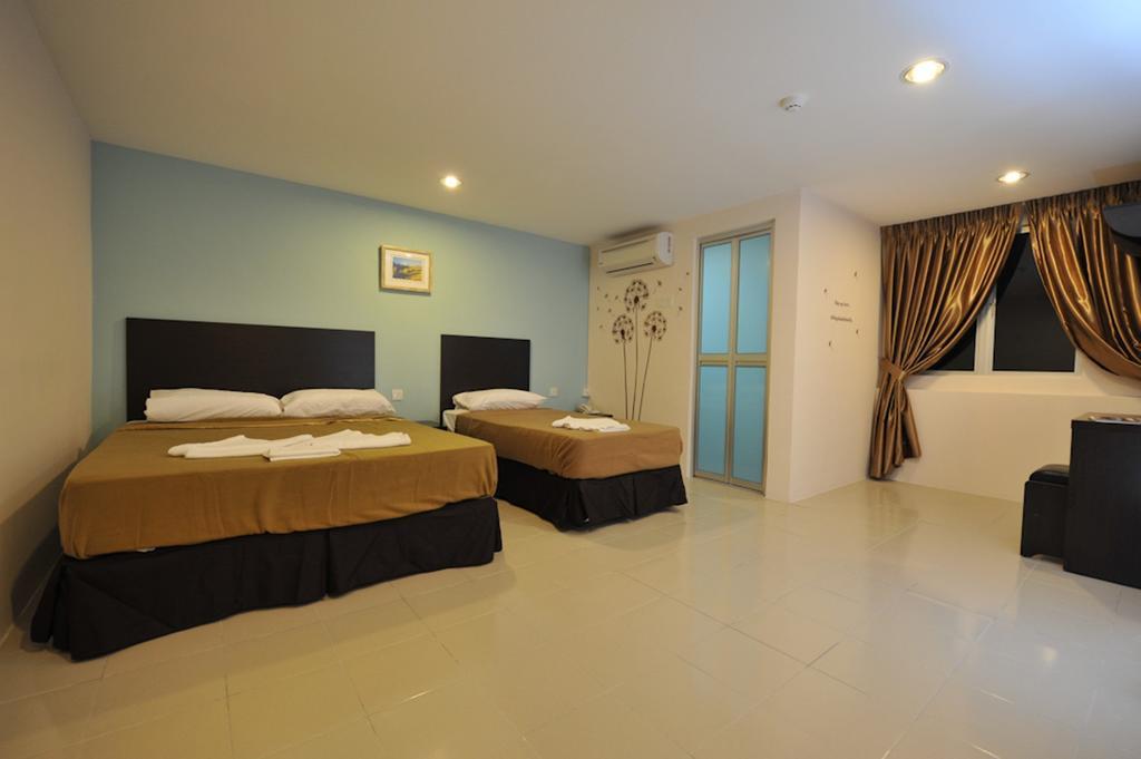 Your Hotel Klang Esterno foto