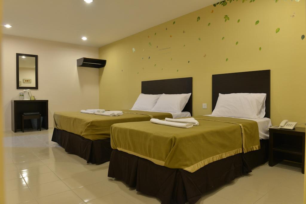 Your Hotel Klang Esterno foto