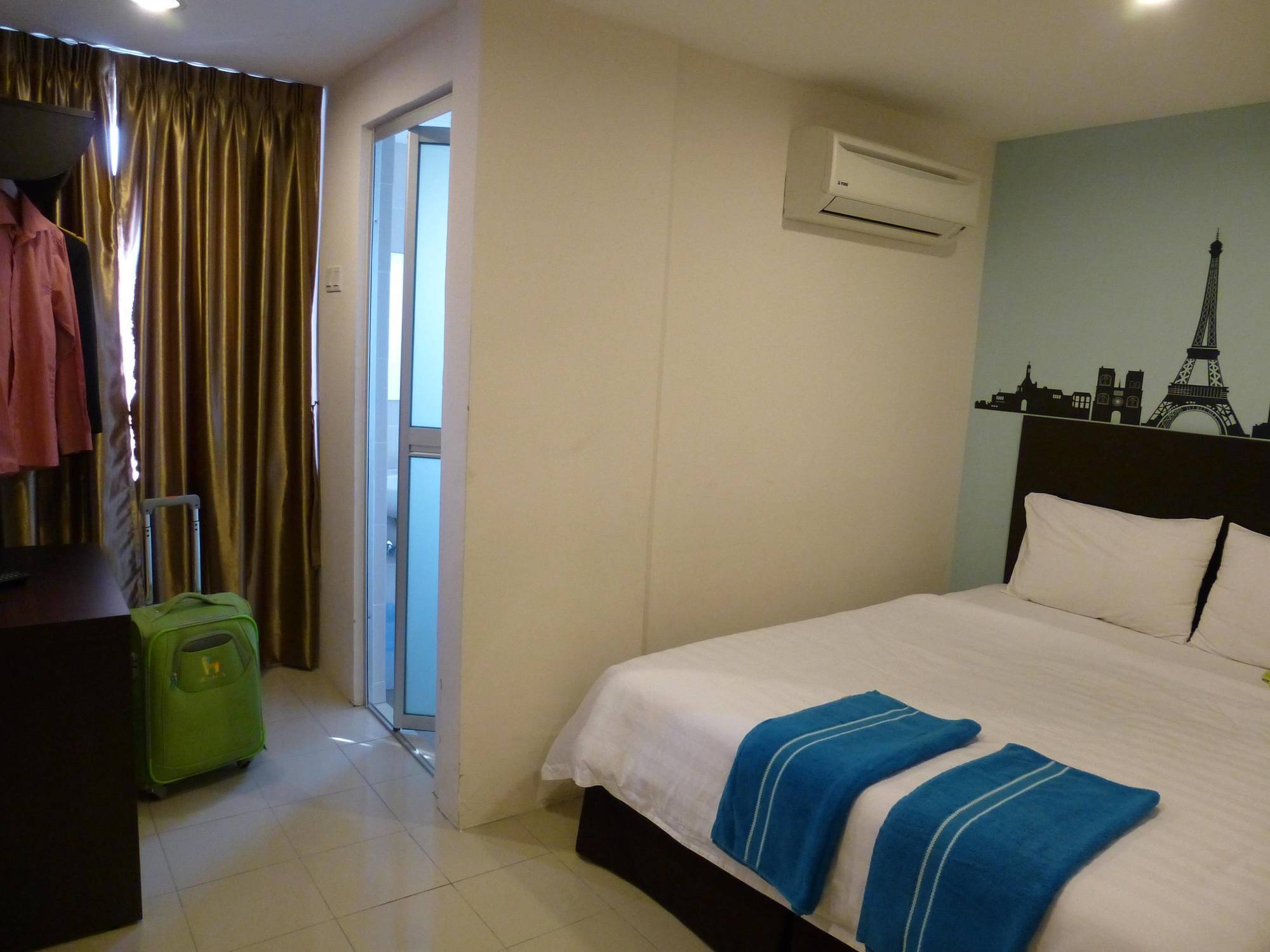 Your Hotel Klang Esterno foto