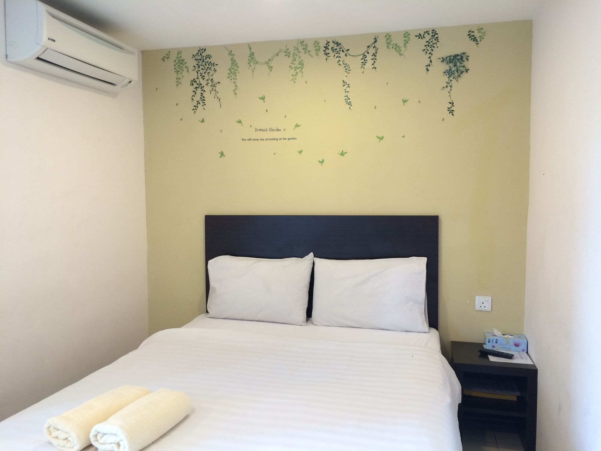 Your Hotel Klang Esterno foto